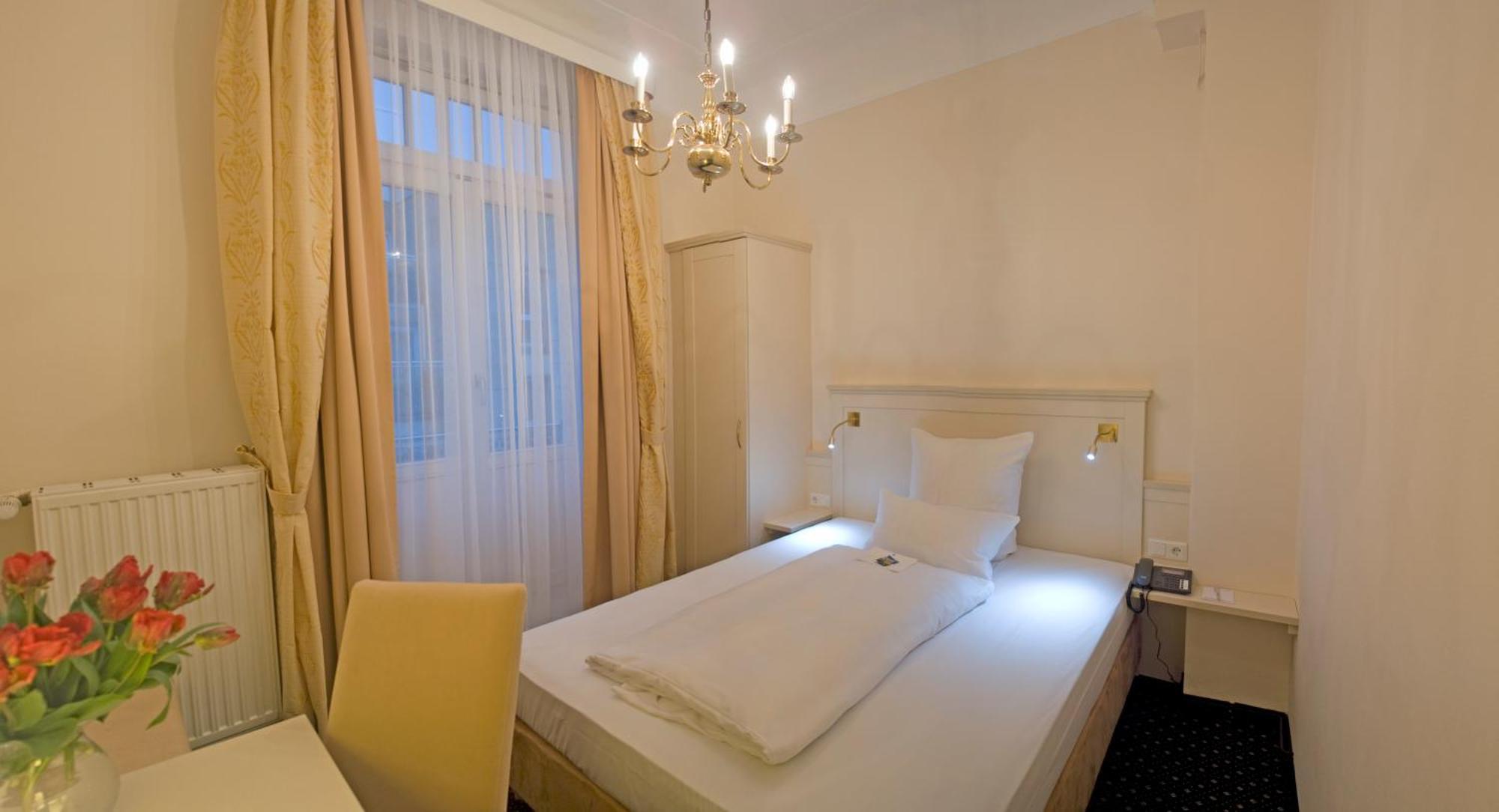 Hotel Fuerst Bismarck Hambourg Extérieur photo