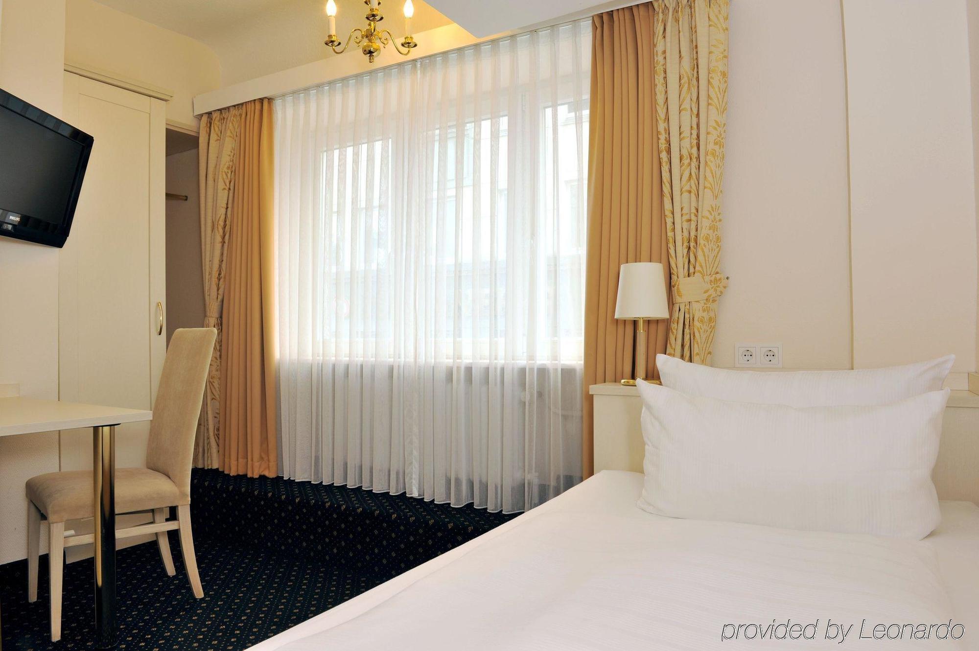 Hotel Fuerst Bismarck Hambourg Chambre photo